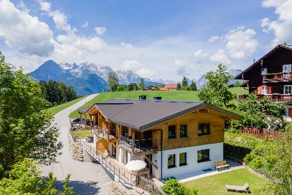 051 Werfenblick und Bergblick