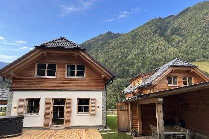 035 Villa Petra