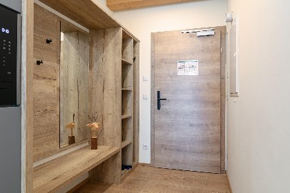 040 Apart33 Top 1 25