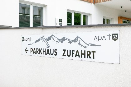 049 Apart33 Top 1 27