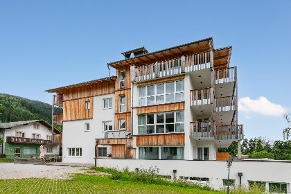 040 Apart33 Top 1 28