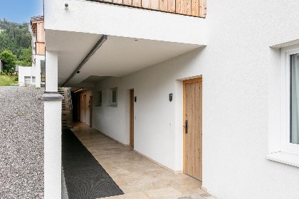 030 Apart33 Top 2 10