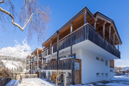 037 Apart33 Top 2 12