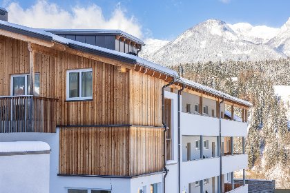 038 Apart33 Top 2 12