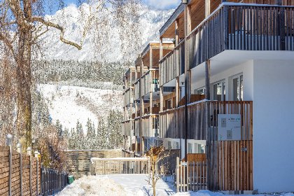 038 Apart33 Top 2 14