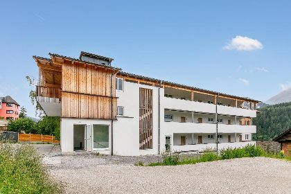 027 Apart33 Top 2 15