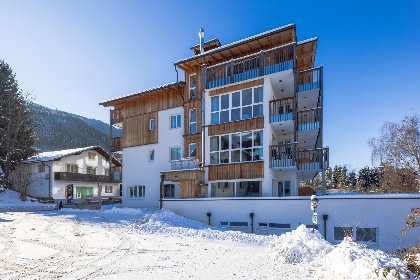 034 Apart33 Top 2 3A