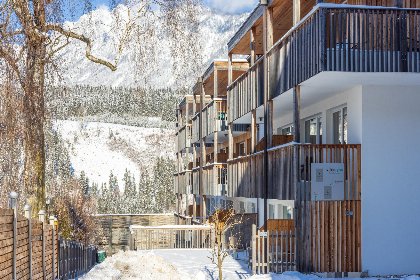 035 Apart33 Top 2 3A