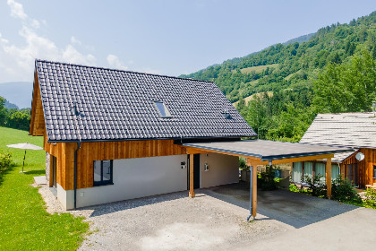 053 Mountain Chalet Alpinchique