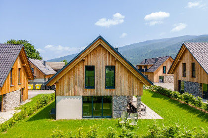 045 Mountain Chalet Krek Wak Wou