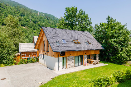 057 Mountain Chalet Luxx