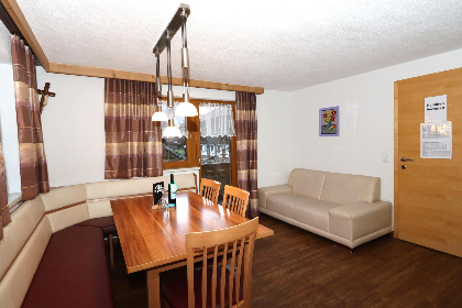 011 Apartment Hollwarth