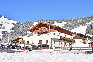 Next to the ski lift A 4