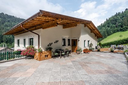 025 Haus am Waldrand