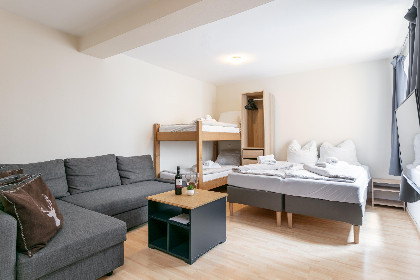 023 Town House 1 und 2