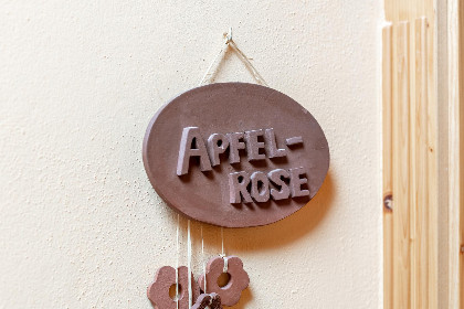 027 Schweizerhof Apfelrose
