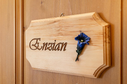 016 Schweizerhof Enzian