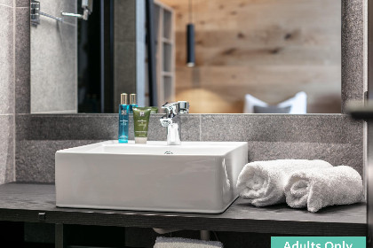 003 Adult Only Paznaun Suite
