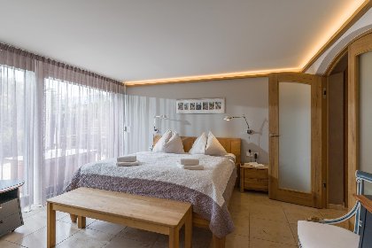 007 Exclusive Garden Suite