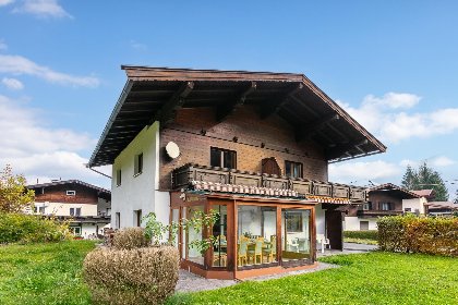 034 Landhaus am Waldrand