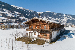 Blick zum Mayrhofen