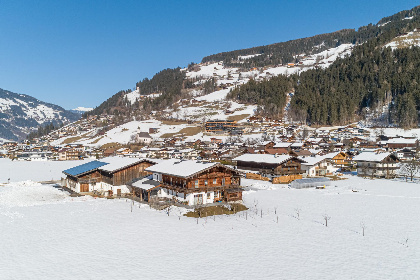 001 Blick zum Mayrhofen