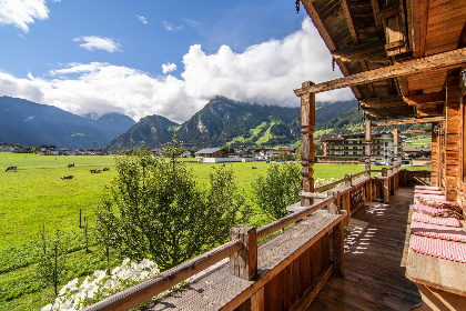 025 Blick zum Mayrhofen