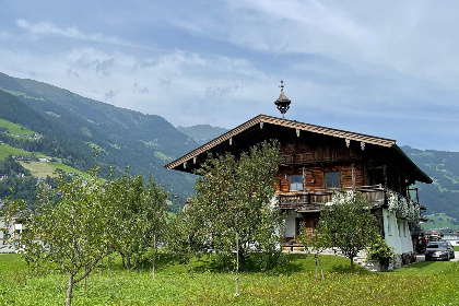 043 Blick zum Mayrhofen