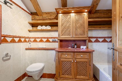 043 Kitzlodge S