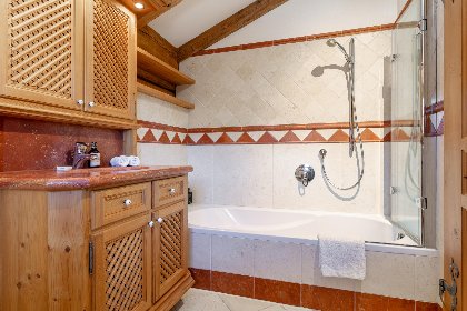 044 Kitzlodge S