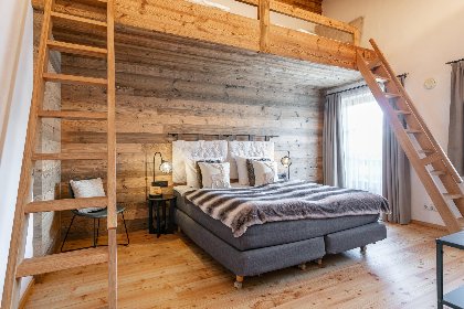 046 Kitzlodge S