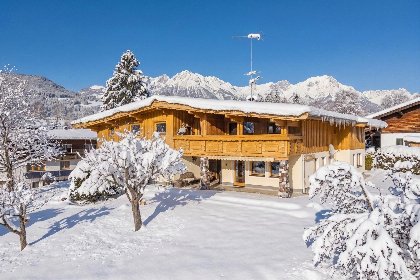 007 Das Bergnest Dorfgluck