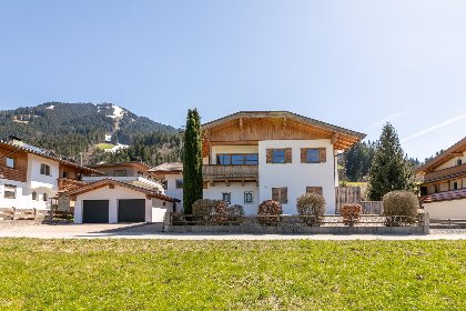 037 Kaiser Residence Top 1