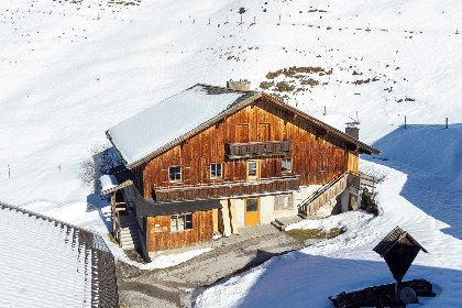 035 Schonangeralm Skihutte